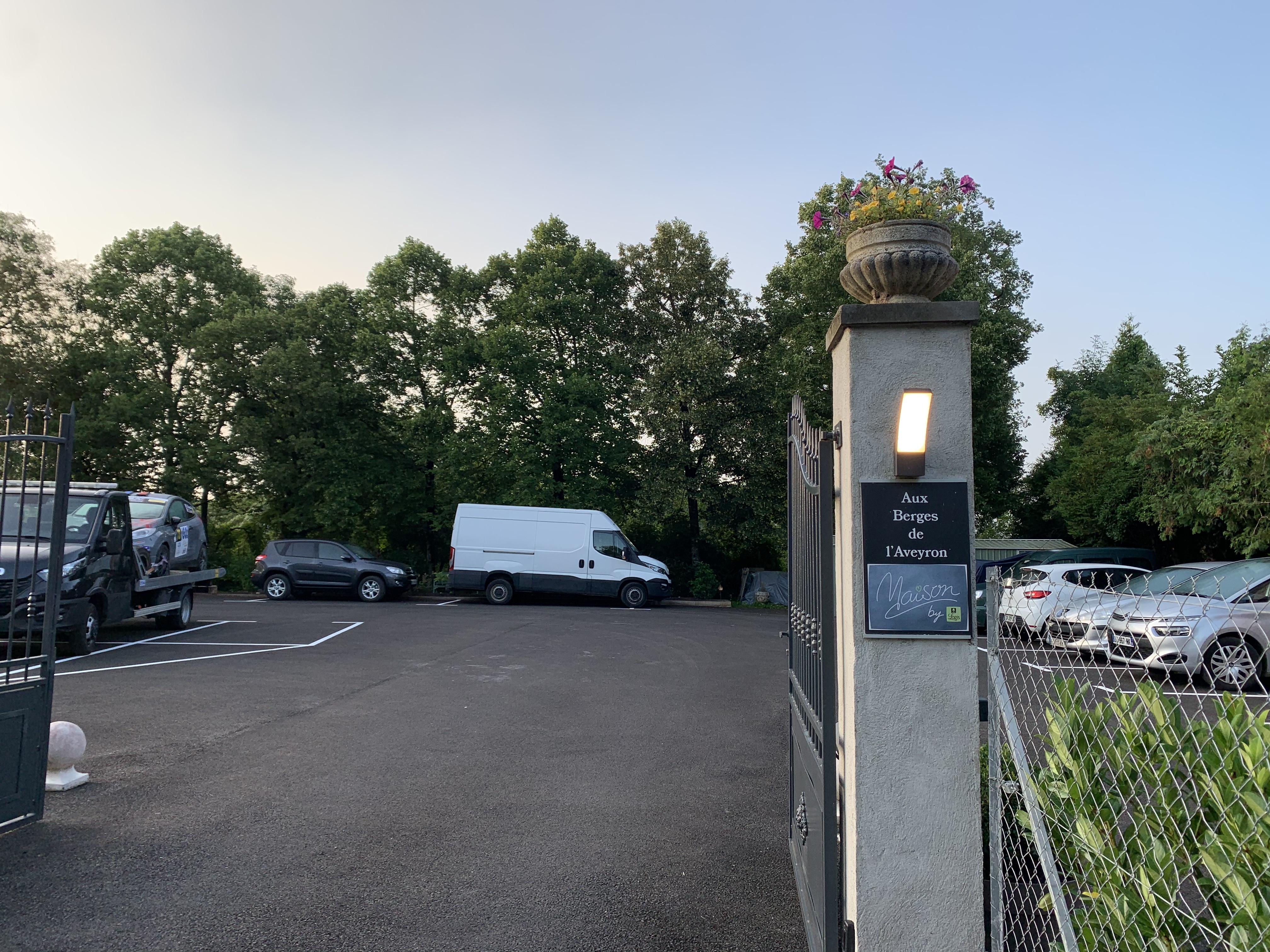 Logis Hotel Aux Berges De L'Aveyron Onet-le-Château Eksteriør bilde